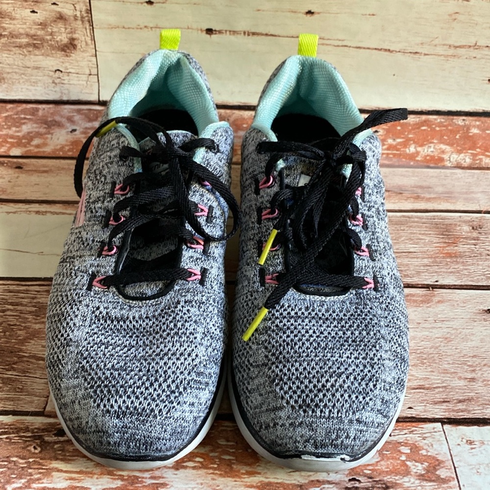 Sketchers Air Cooled Memory Foam Shoes Sz 9